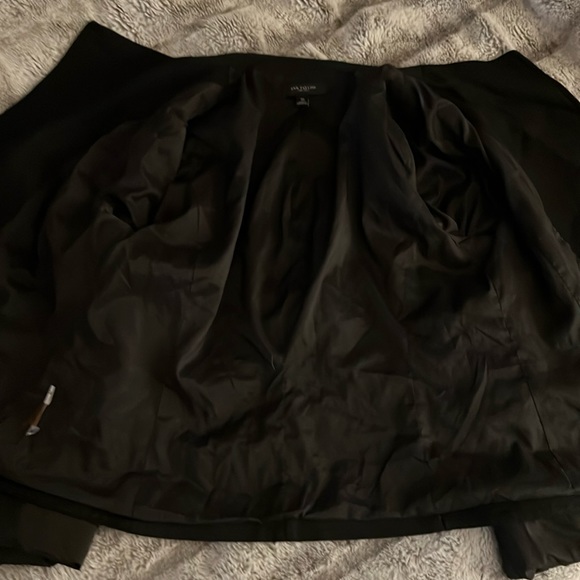 ANN TAYLOR - 10 WOMENS BLACK LINED TWO BUTTON CLOSURE POCKET FRONT BLAZER EUC - Picture 2 of 13